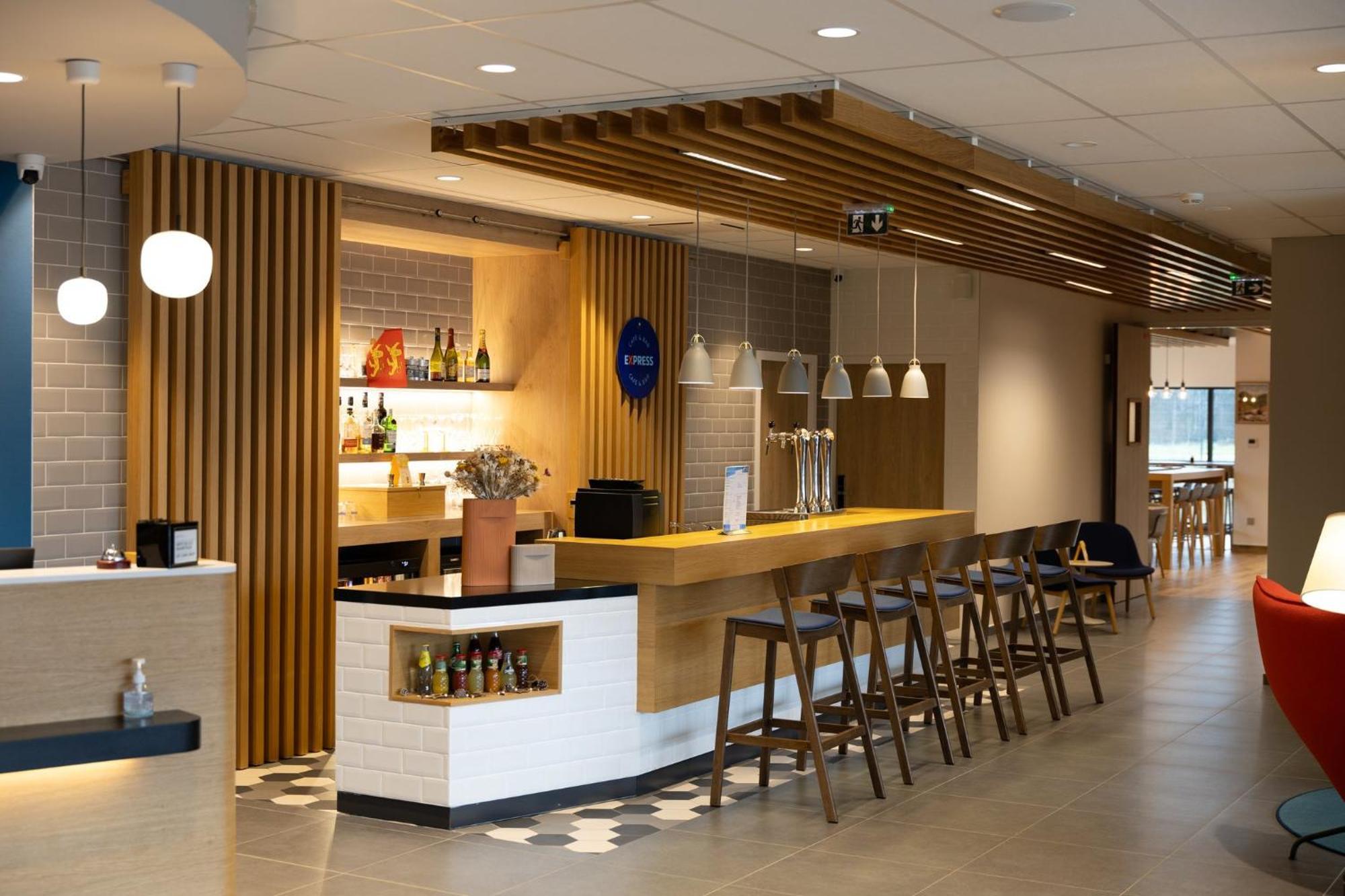 Holiday Inn Express Caen Epron By Ihg Eksteriør billede
