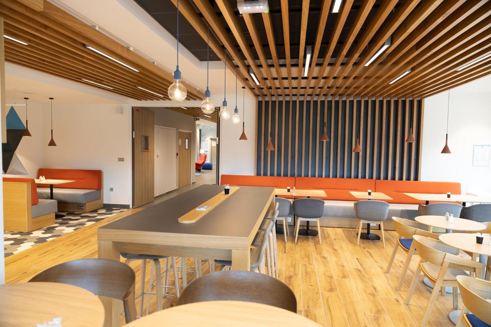 Holiday Inn Express Caen Epron By Ihg Eksteriør billede